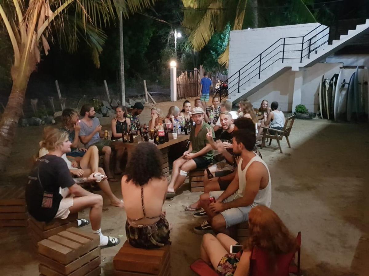 Hangover Hostels Arugam Bay Exterior foto
